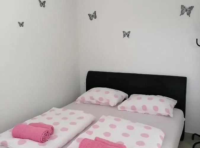 Nastanitev v družini Pri Stari Presi